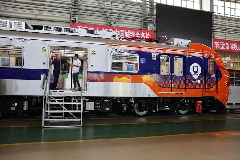 中车造首列车提前亮相!贝洛奥里藏特地铁迎来“高颜值”升级!(图2) 微信图片_2025-07-02_114020_318.png