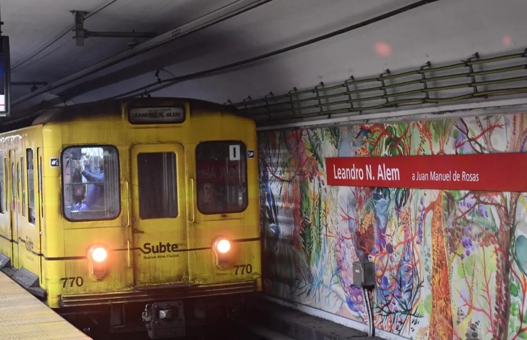 3.015 亿美元!中车拿下布宜诺斯艾利斯174辆空调列车(图1) GYVRSmYXgAAF5nK.jpg