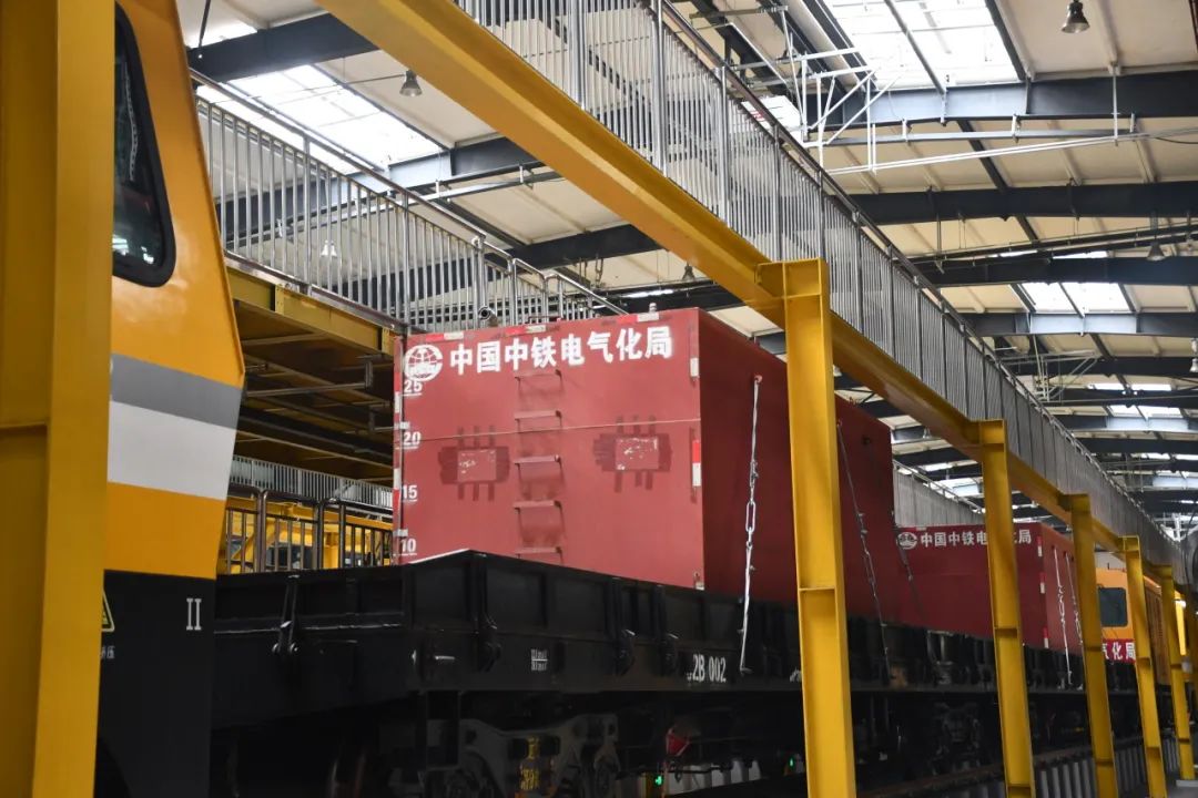 太原地铁2号线：添翼隧道冲洗车“冲”出地铁隧道新貌(图3)