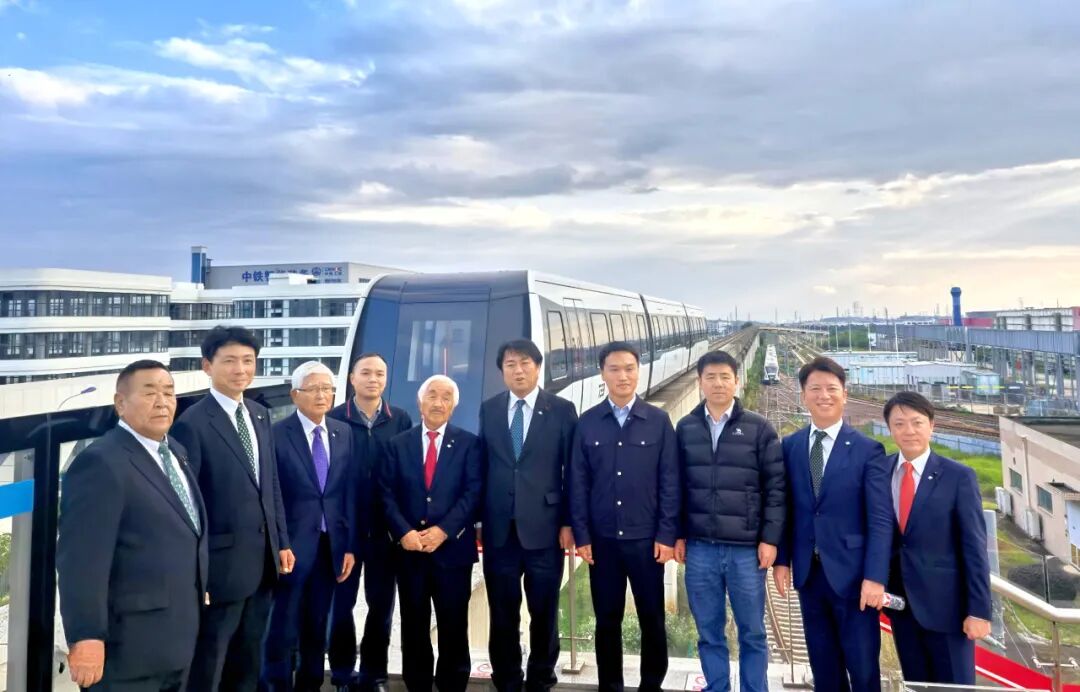 日本山梨县议会代表团到访磁浮公司(图1) 640 - 2025-10-30T092754.098.jpg