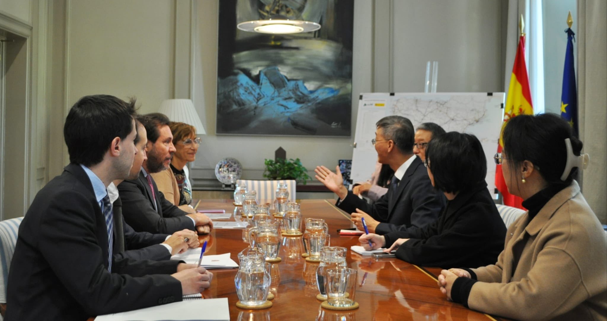 西班牙交通部长宣布将于近期访华 考察350 km/h高速列车技术(图2) G6wnhldXYAAVPNS.jpg