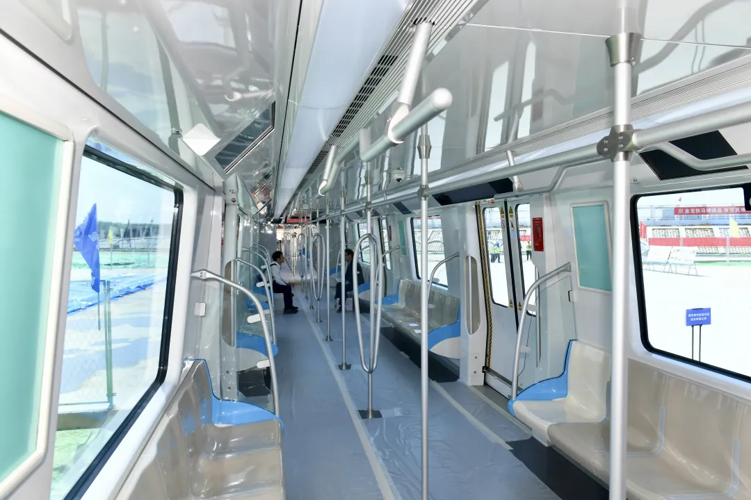 打通长丰北城至合肥市区主动脉！安徽首条无人驾驶地铁列车亮相(图2)