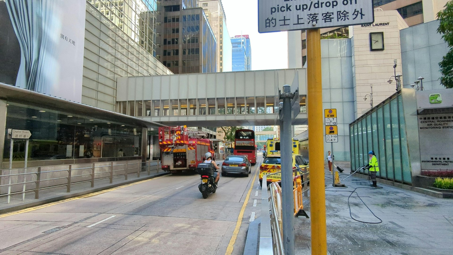 港岛线有列车冷气系统现火花及传出烧焦味 被安排返车厂作详细检查(图1)