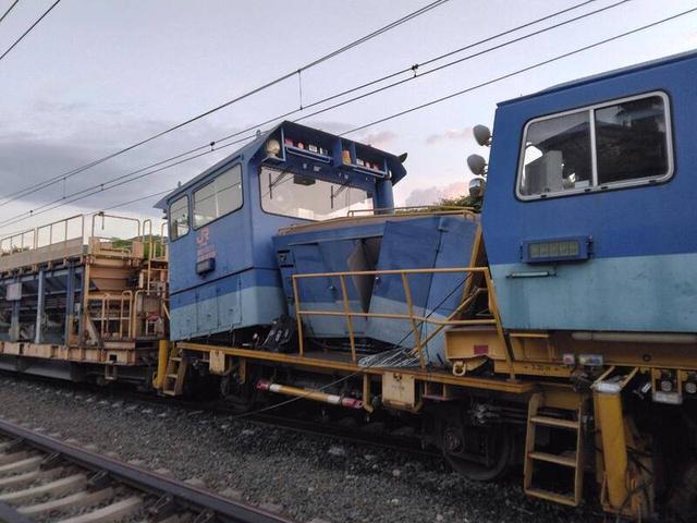 日本新干線維護(hù)用列車碰撞脫軌 名古屋至濱松全線停駛(圖1)