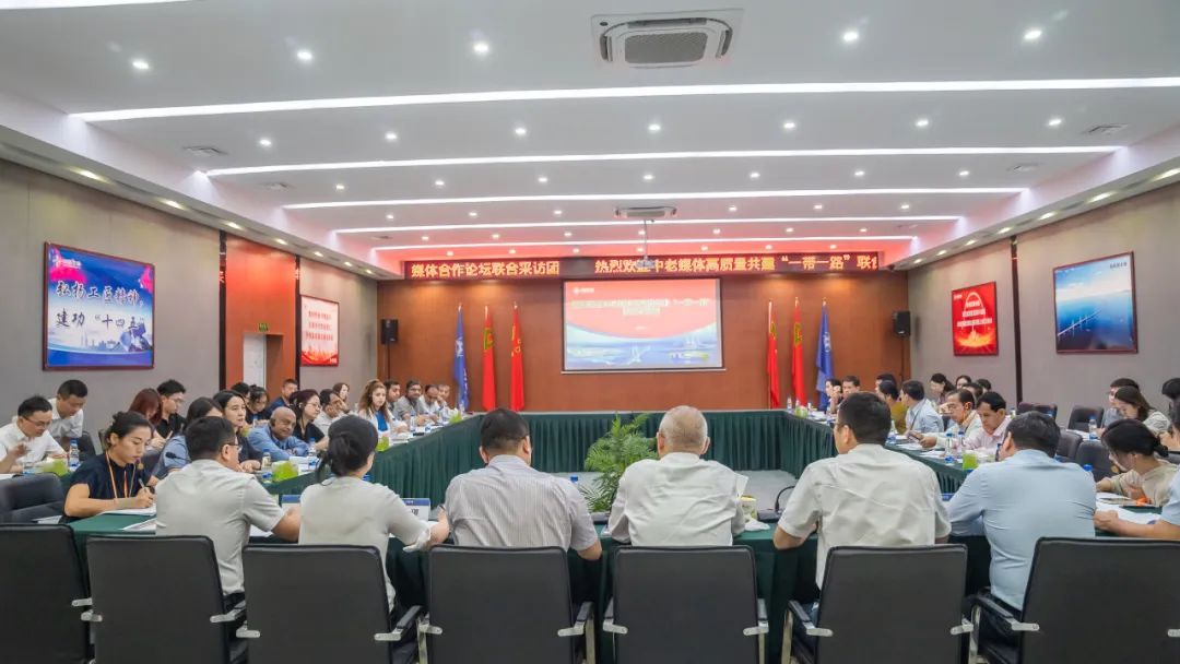 More than 30 Chinese and foreign journalists from 8 countries visited the Chengdu Rail Transit Line 30 project (Figure 3)