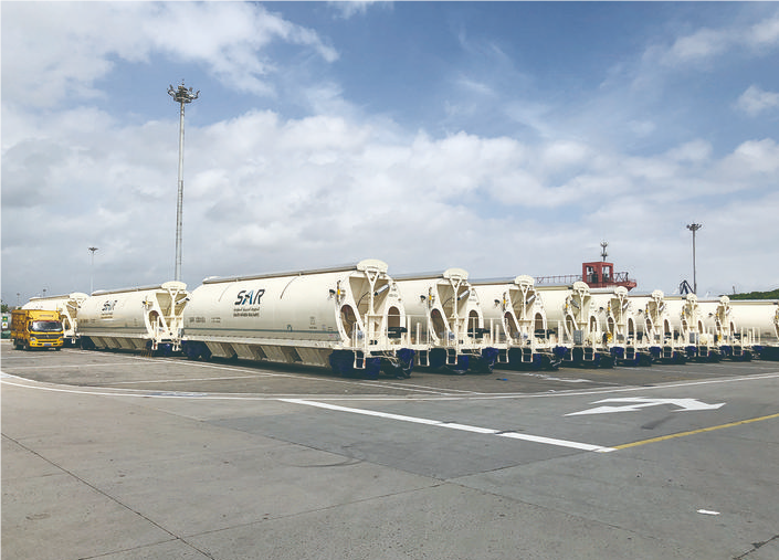 Phosphate hopper cars made in Zhuzhou are shipped to Saudi Arabia (Figure 1)