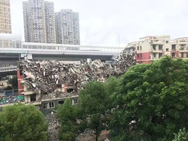 5億拆遷費+數百萬復建費損失！不能讓地鐵公司獨自承受其重！(圖1)